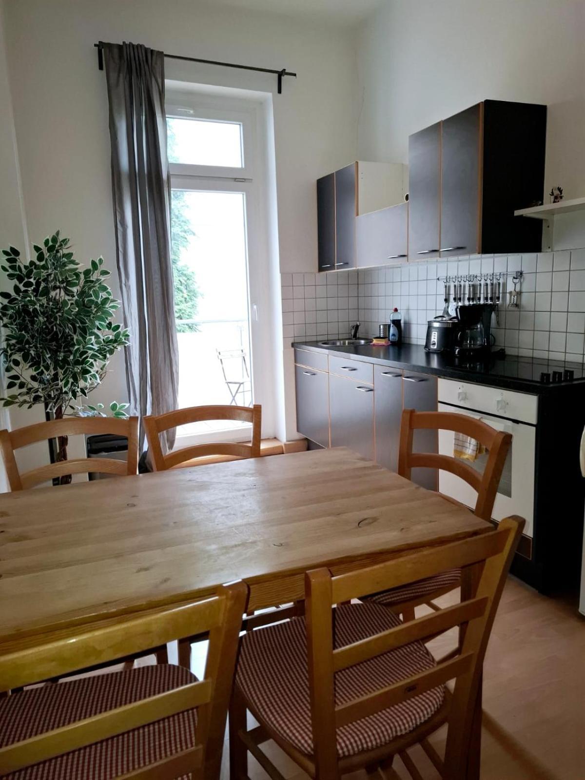 Altbauwohnung Direkt An Der Karli Mit Balkon - Netflix Inklusive Leipzig Exterior foto